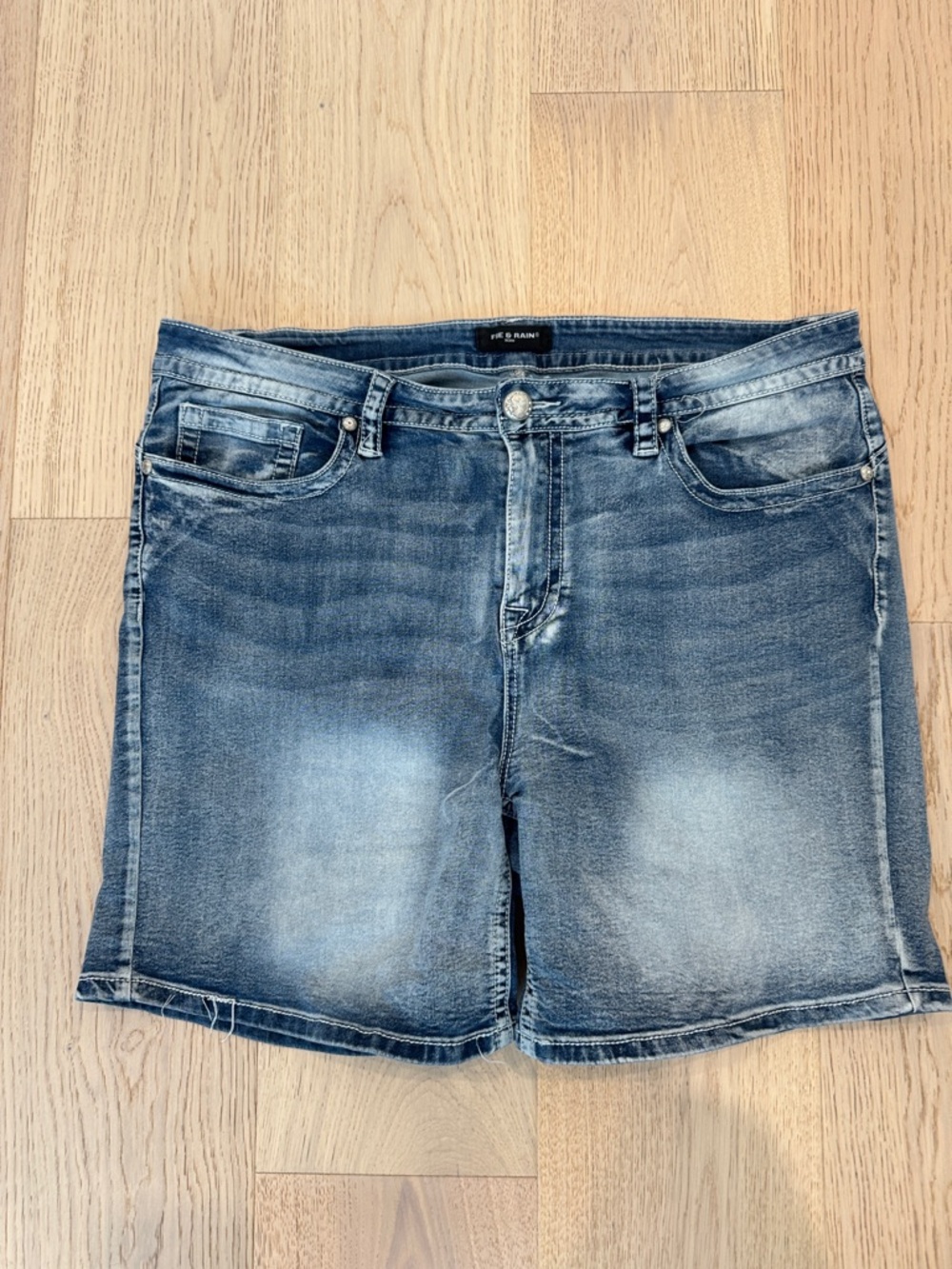 Fire & Rain Denim Jean Shorts Butterfly Embellished Back Pockets Women’s Plus 22